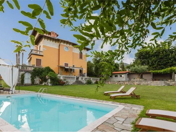 casa indipendente in vendita a Verbania in zona Intra