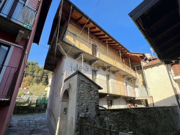 appartamento in vendita a Verbania in zona Unchio