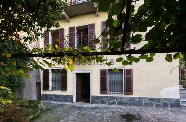 appartamento in vendita a Verbania in zona Zoverallo