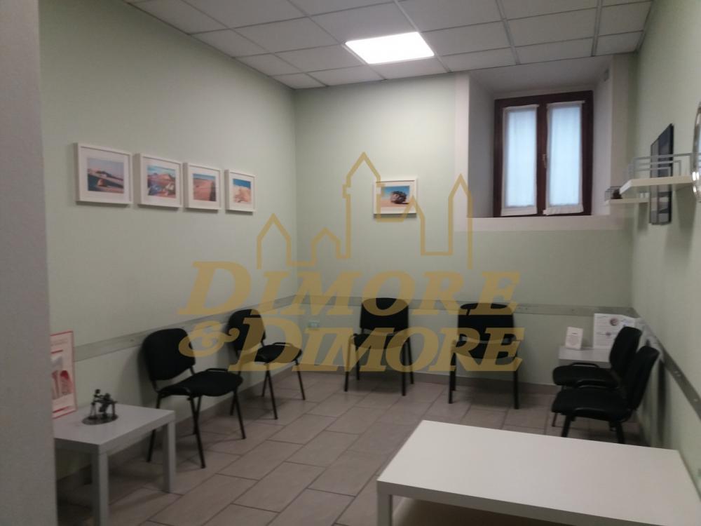 ufficio in vendita a Verbania in zona Trobaso