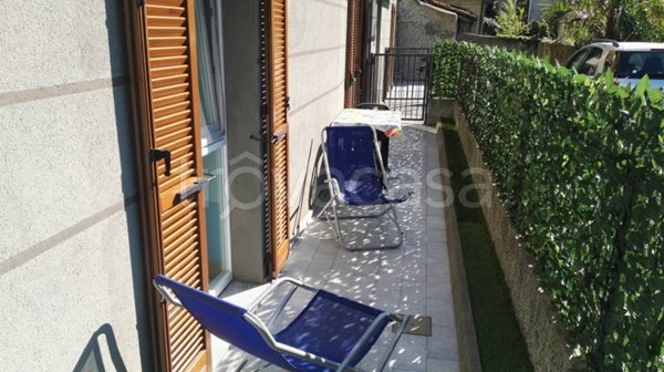 appartamento in vendita a Verbania in zona Suna