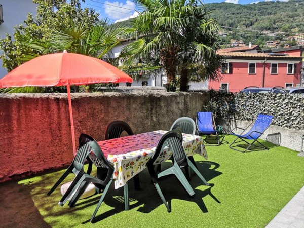appartamento in vendita a Verbania in zona Suna