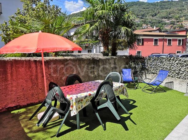 appartamento in vendita a Verbania in zona Suna