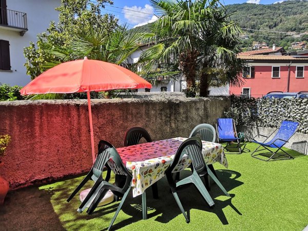 appartamento in vendita a Verbania in zona Suna