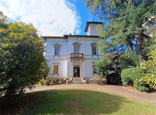 casa indipendente in vendita a Verbania in zona Pallanza