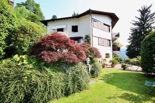 casa indipendente in vendita a Verbania in zona Cavandone
