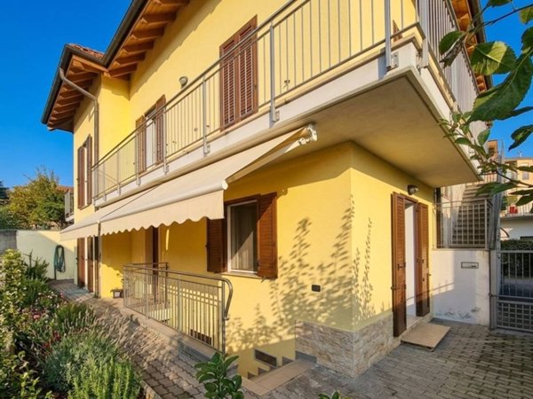 casa indipendente in vendita a Verbania in zona Intra