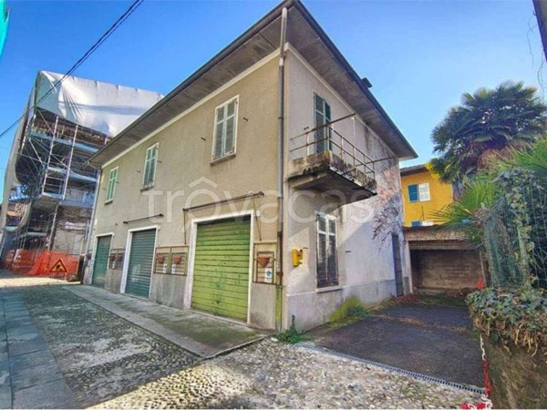 casa indipendente in vendita a Verbania in zona Intra