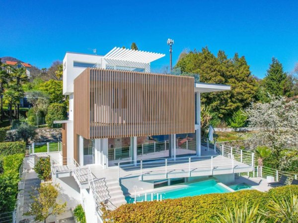 casa indipendente in vendita a Verbania in zona Intra