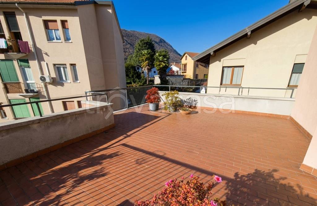 appartamento in vendita a Verbania in zona Intra