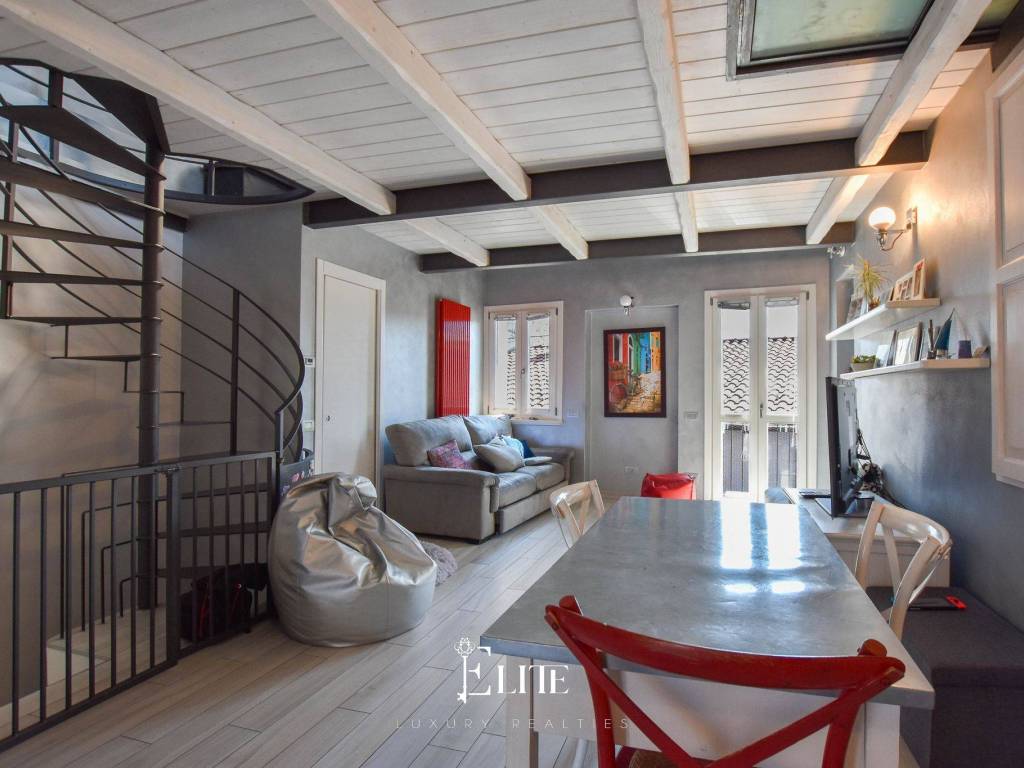 casa indipendente in vendita a Verbania in zona Suna