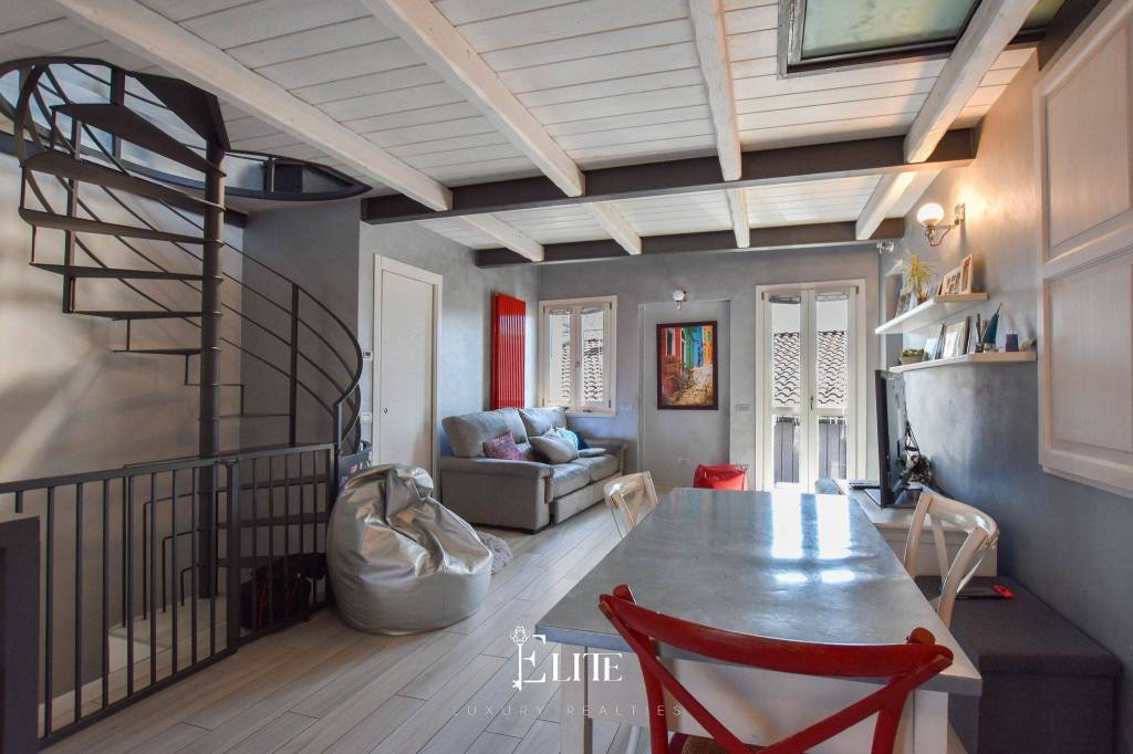casa indipendente in vendita a Verbania in zona Suna