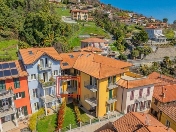 appartamento in vendita a Verbania in zona Suna
