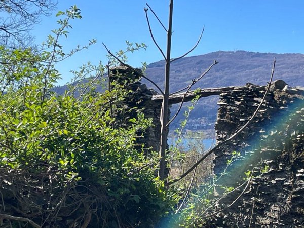 casa indipendente in vendita a Verbania in zona Fondotoce