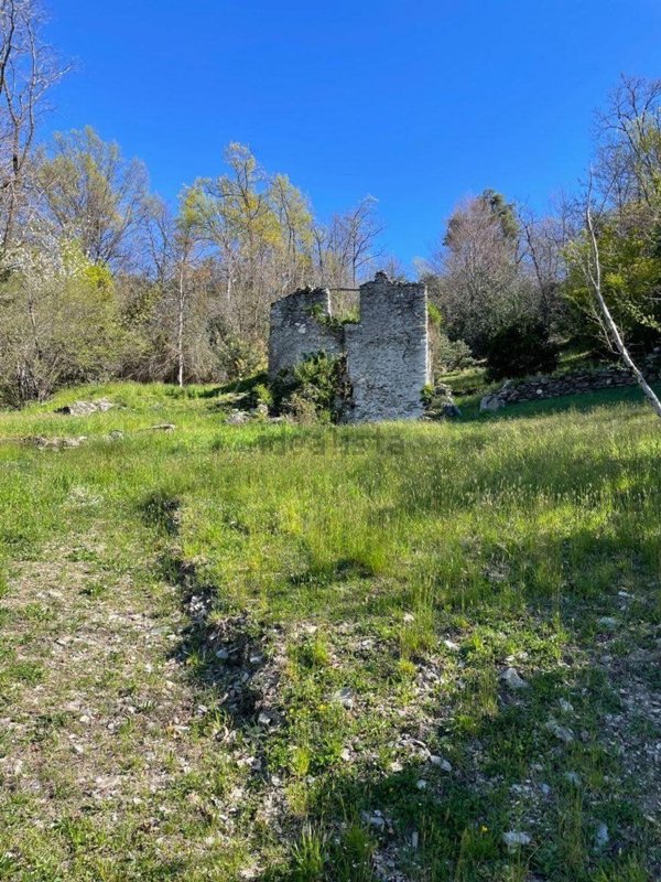 casa indipendente in vendita a Verbania in zona Località Piano Grande
