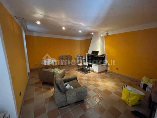 casa indipendente in vendita a Verbania in zona Possaccio