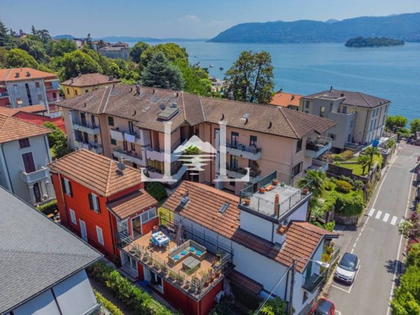 casa indipendente in vendita a Verbania in zona Suna