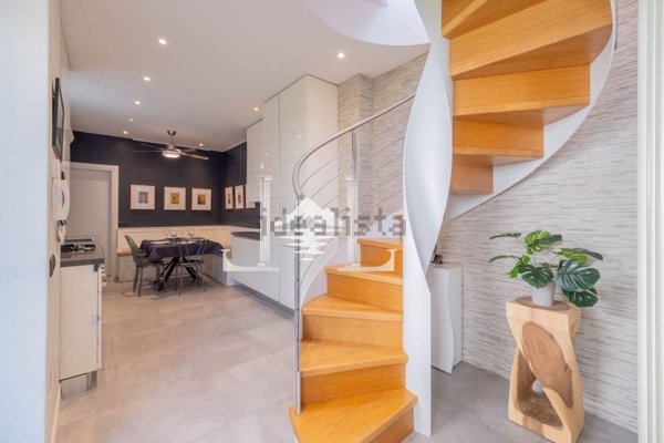casa indipendente in vendita a Verbania in zona Suna