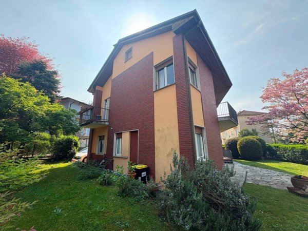 casa indipendente in vendita a Verbania in zona Pallanza
