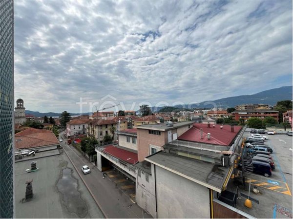 appartamento in vendita a Verbania in zona Intra