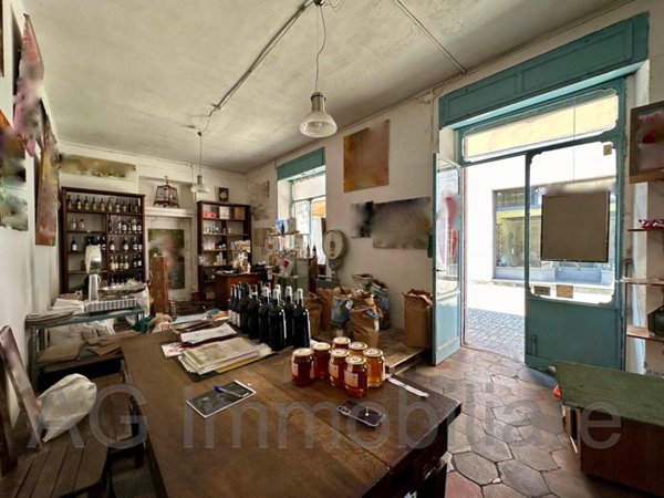negozio in vendita a Verbania in zona Intra