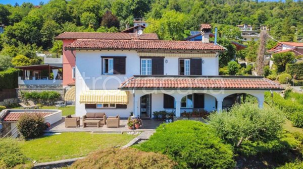 casa indipendente in vendita a Verbania in zona Suna