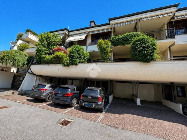 casa indipendente in vendita a Verbania in zona Pallanza