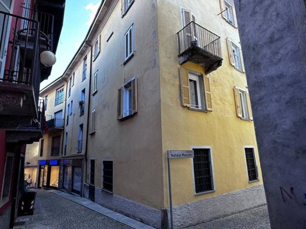 casa indipendente in vendita a Verbania in zona Intra