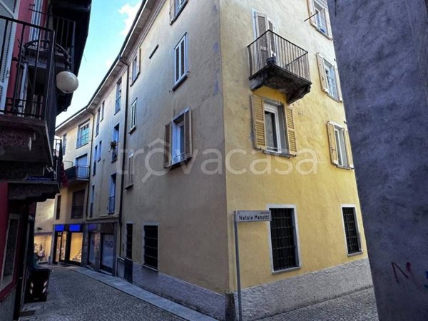 casa indipendente in vendita a Verbania in zona Intra