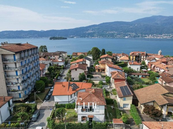 casa indipendente in vendita a Verbania in zona Suna