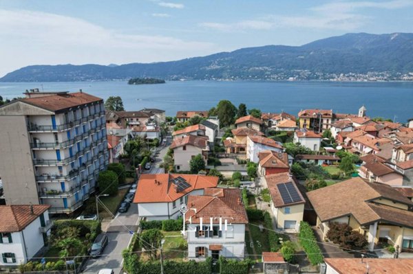 casa indipendente in vendita a Verbania in zona Suna