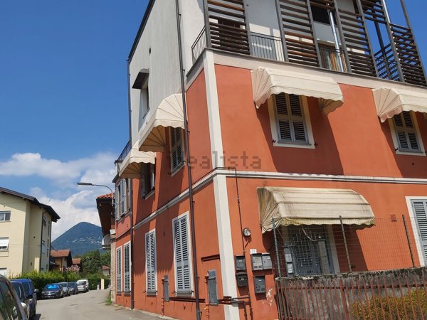 appartamento in vendita a Verbania in zona Pallanza