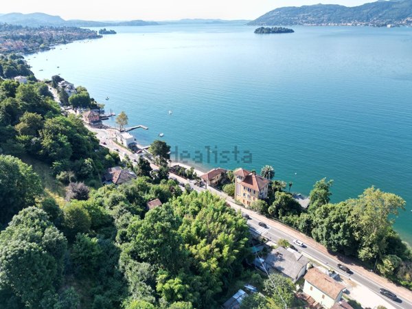 casa indipendente in vendita a Verbania in zona Suna