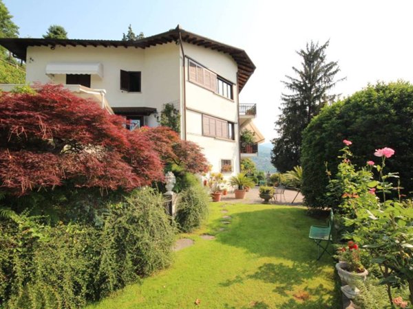 casa indipendente in vendita a Verbania in zona Suna