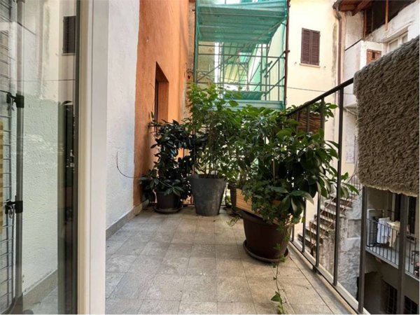 casa indipendente in vendita a Verbania in zona Intra