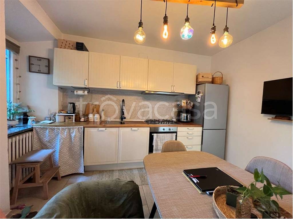 casa indipendente in vendita a Verbania in zona Intra