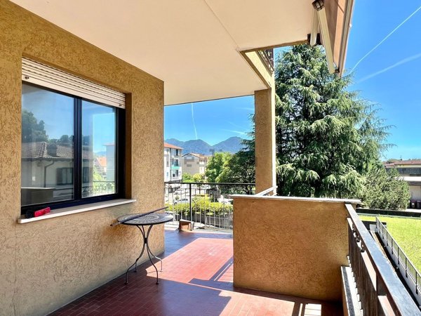 appartamento in vendita a Verbania in zona Renco