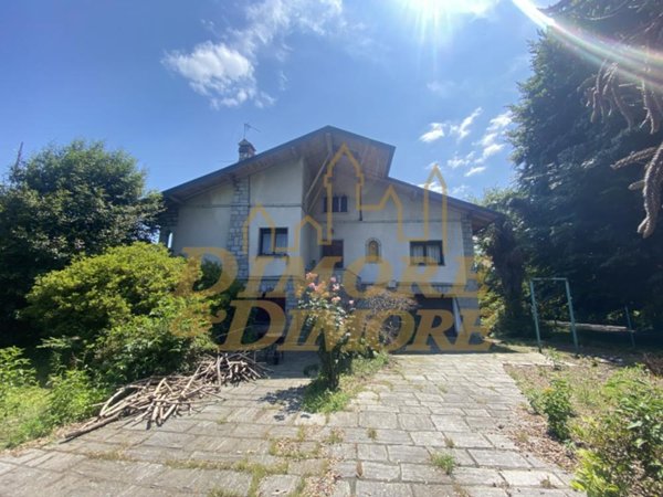 casa indipendente in vendita a Verbania in zona Pallanza