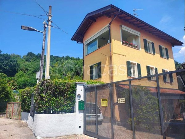 casa indipendente in vendita a Verbania in zona Possaccio