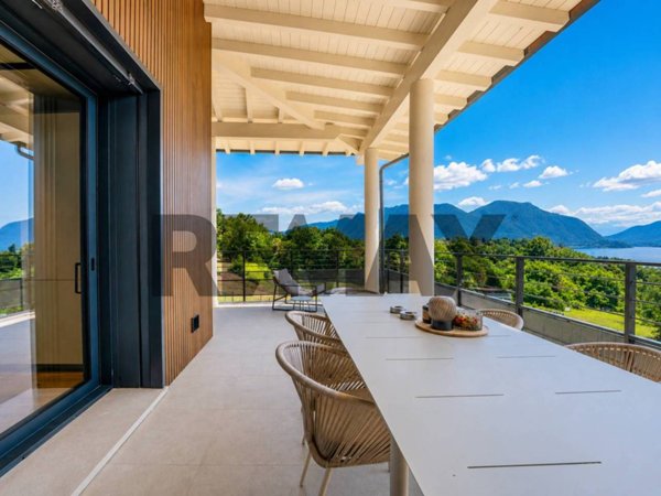 casa indipendente in vendita a Verbania in zona Zoverallo