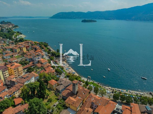 appartamento in vendita a Verbania in zona Suna