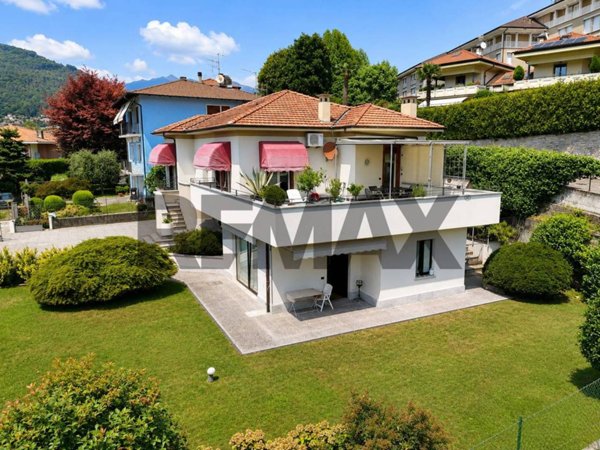 casa indipendente in vendita a Verbania in zona Pallanza