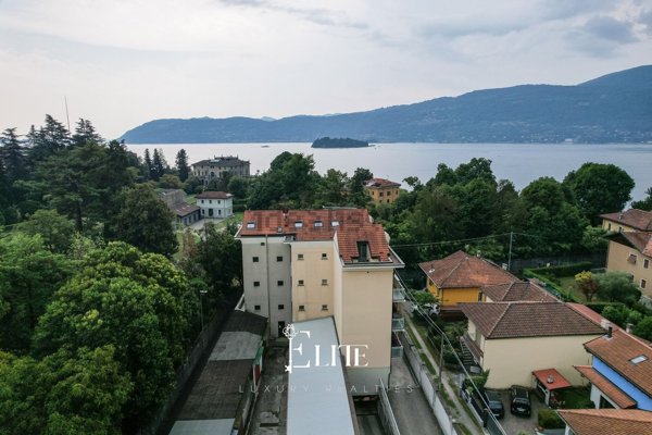 appartamento in vendita a Verbania in zona Suna