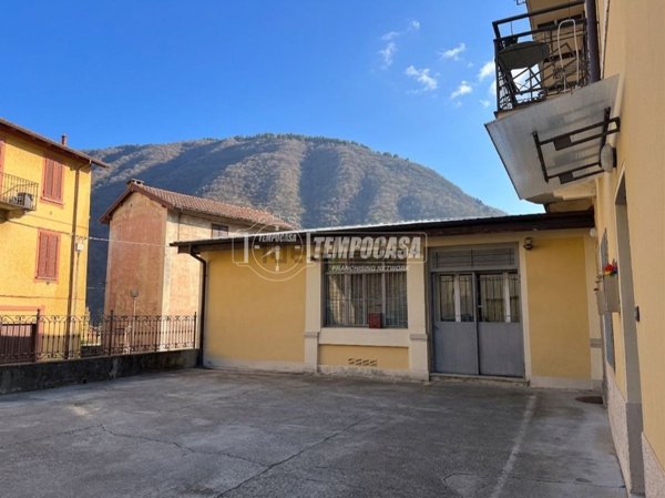 appartamento in vendita a Verbania in zona Trobaso