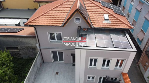 casa indipendente in vendita a Verbania in zona Intra