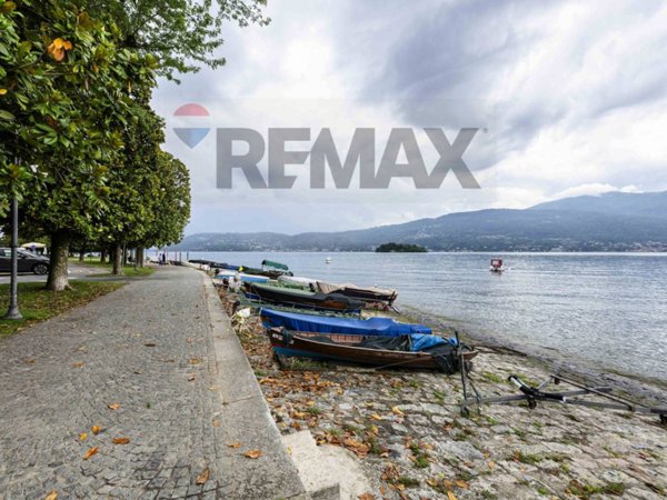 appartamento in vendita a Verbania in zona Suna