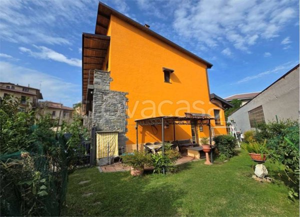 casa indipendente in vendita a Verbania in zona Intra