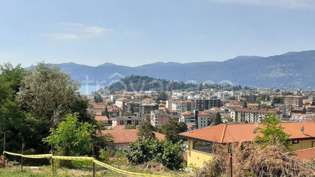 terreno edificabile in vendita a Verbania in zona Intra