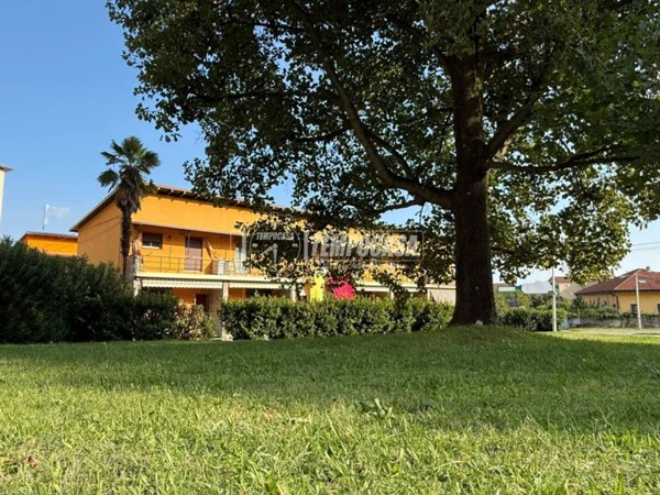 casa indipendente in vendita a Verbania in zona Intra
