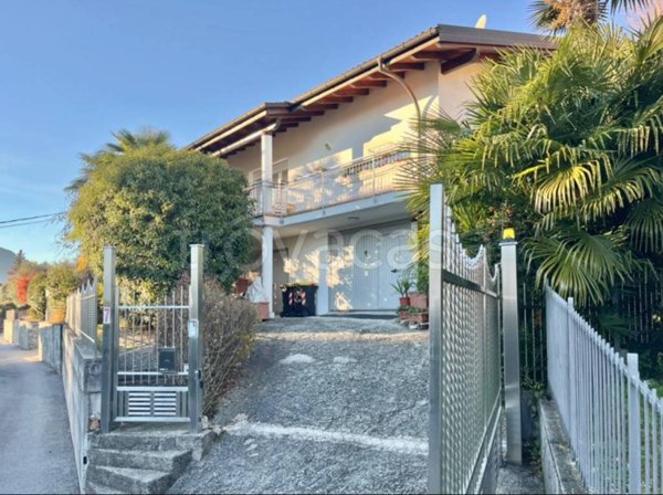 casa indipendente in vendita a Verbania in zona Intra